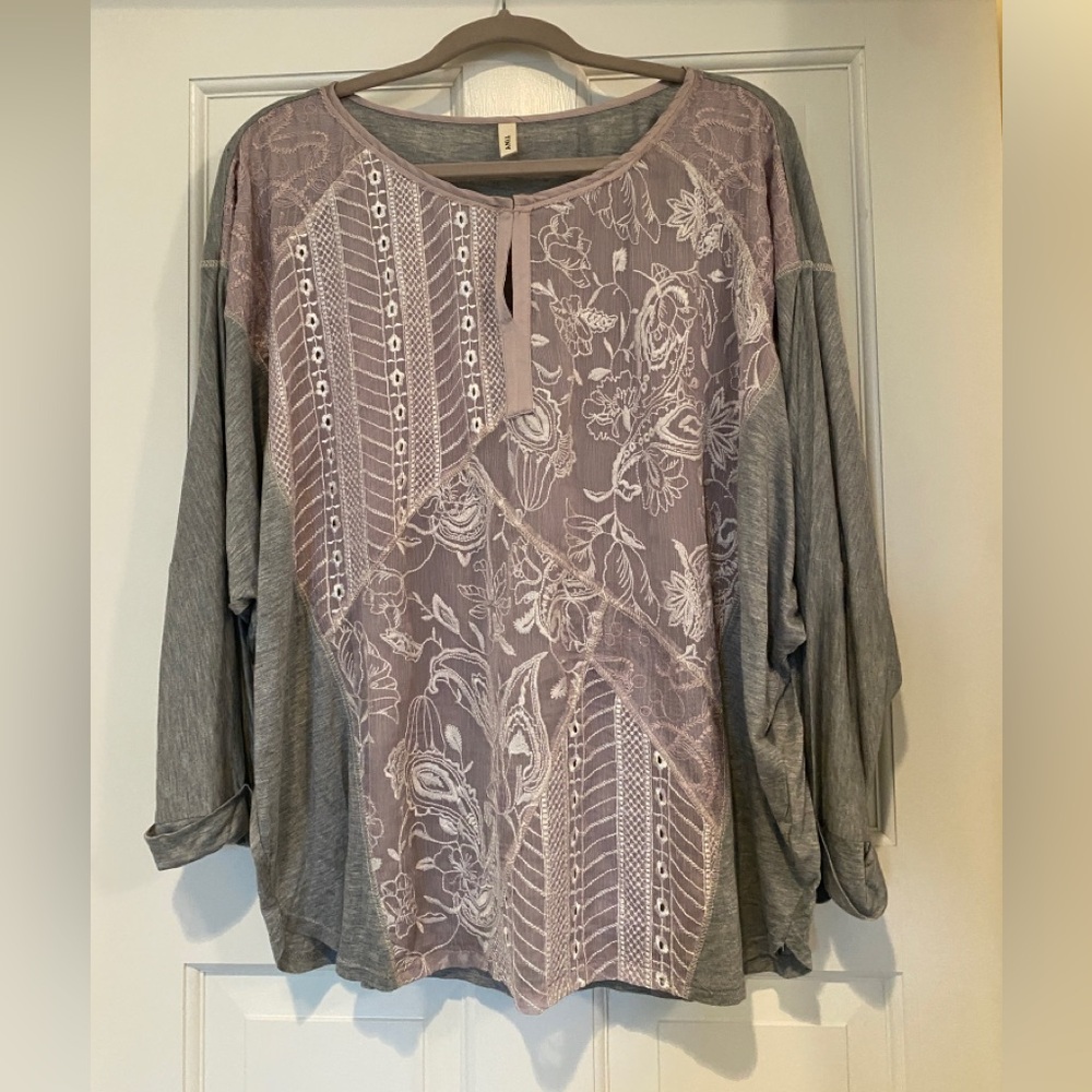 Anthropologie - Tiny Hazel embroidered blouse